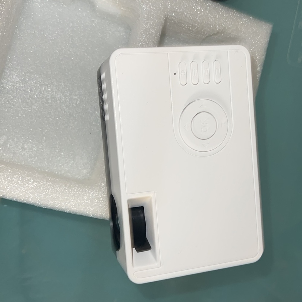 Projector - Picture 5 of 5